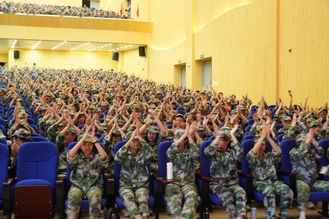 组装机械警暴龙